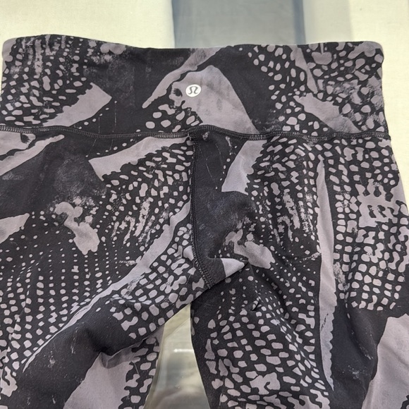 Lululemon pants pattern - Picture 3 of 3